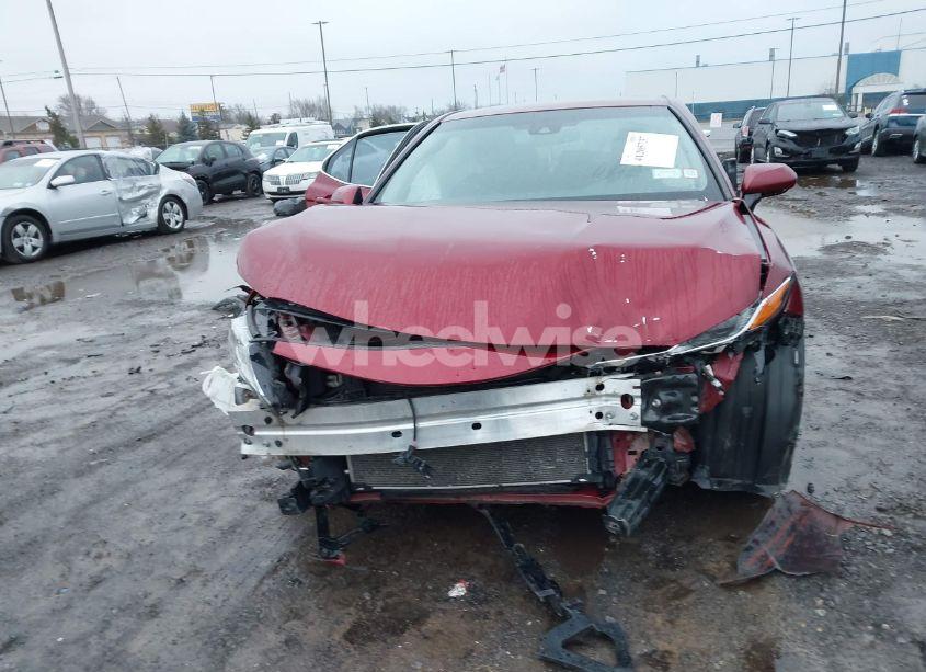 Photo 12 of 2018 Toyota Camry SE (VIN 4T1B11HK3JU566192)