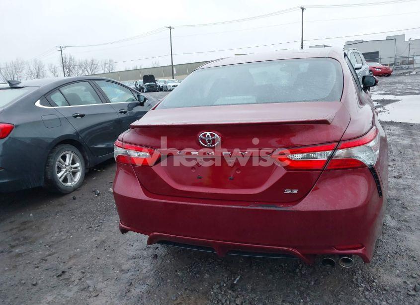 Photo 16 of 2018 Toyota Camry SE (VIN 4T1B11HK3JU566192)