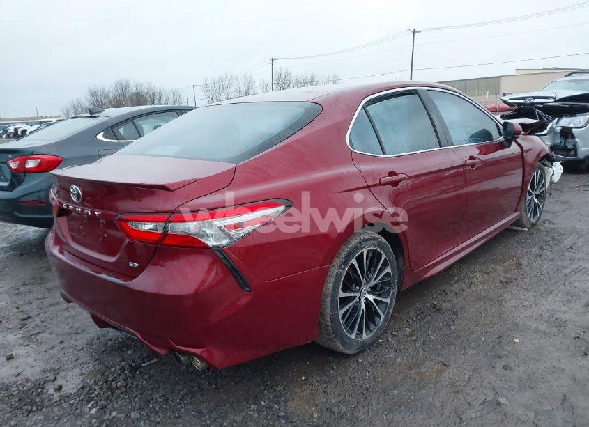 Photo 4 of 2018 Toyota Camry SE (VIN 4T1B11HK3JU566192)