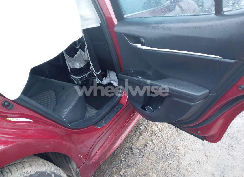 Photo 8 of 2018 Toyota Camry SE (VIN 4T1B11HK3JU566192)