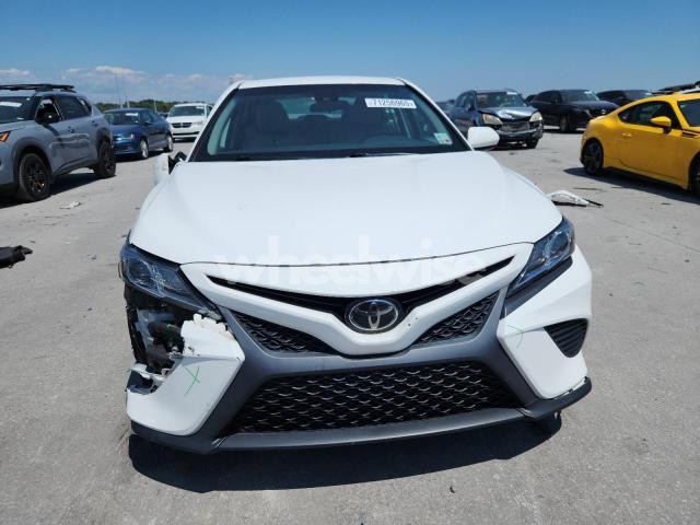 Photo 10 of 2018 TOYOTA CAMRY L (VIN 4T1B11HK3JU569416)