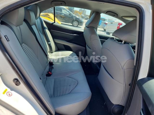 Photo 3 of 2018 TOYOTA CAMRY L (VIN 4T1B11HK3JU569416)