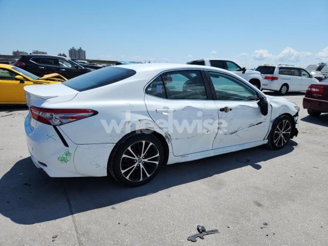 Photo 5 of 2018 TOYOTA CAMRY L (VIN 4T1B11HK3JU569416)
