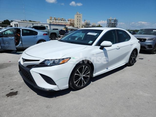 Photo 6 of 2018 TOYOTA CAMRY L (VIN 4T1B11HK3JU569416)