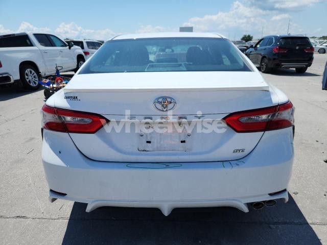 Photo 7 of 2018 TOYOTA CAMRY L (VIN 4T1B11HK3JU569416)