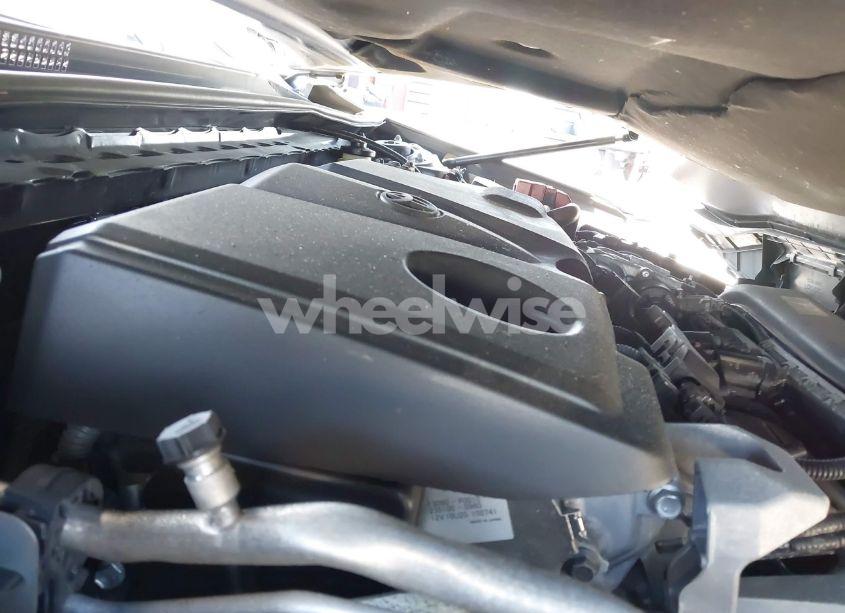 Photo 10 of 2018 Toyota Camry SE (VIN 4T1B11HK3JU569724)