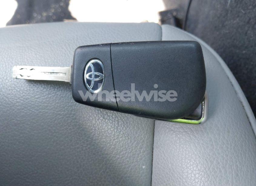 Photo 11 of 2018 Toyota Camry SE (VIN 4T1B11HK3JU569724)