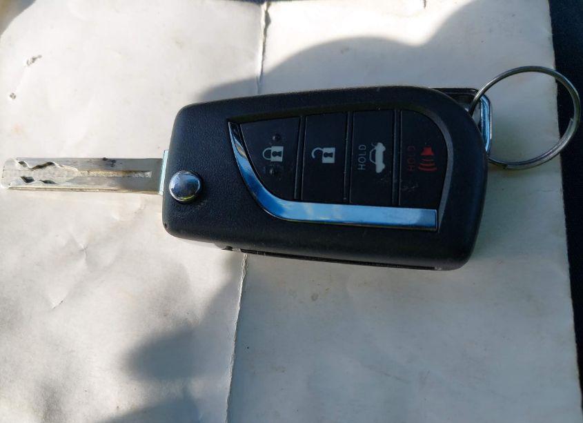 Photo 11 of 2018 Toyota Camry SE (VIN 4T1B11HK3JU570307)