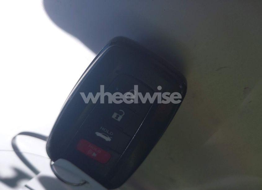 Photo 11 of 2018 Toyota Camry LE (VIN 4T1B11HK3JU571201)