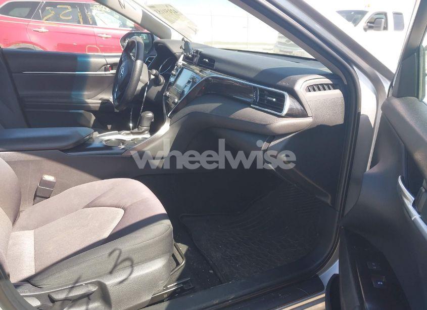 Photo 5 of 2018 Toyota Camry LE (VIN 4T1B11HK3JU571201)