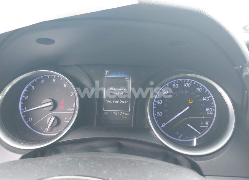 Photo 15 of 2018 Toyota Camry SE (VIN 4T1B11HK3JU573014)