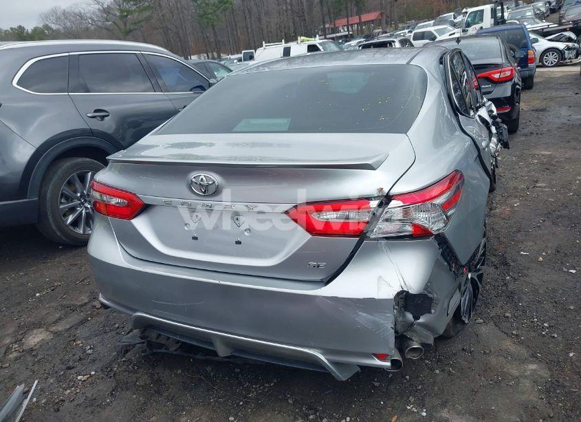 Photo 16 of 2018 Toyota Camry SE (VIN 4T1B11HK3JU573014)