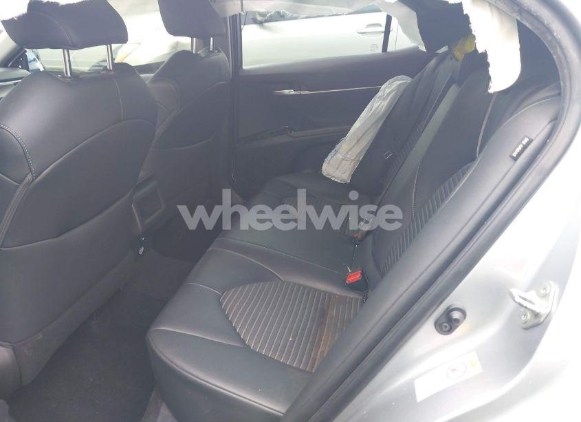 Photo 8 of 2018 Toyota Camry SE (VIN 4T1B11HK3JU573014)