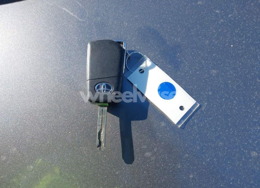 Photo 11 of 2018 Toyota Camry SE (VIN 4T1B11HK3JU585390)