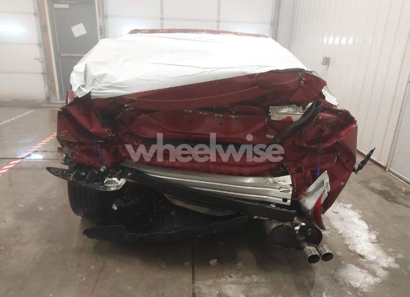 Photo 16 of 2018 Toyota Camry SE (VIN 4T1B11HK3JU585390)