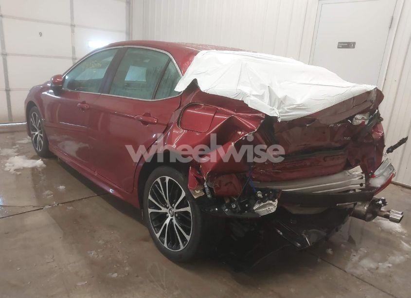 Photo 3 of 2018 Toyota Camry SE (VIN 4T1B11HK3JU585390)