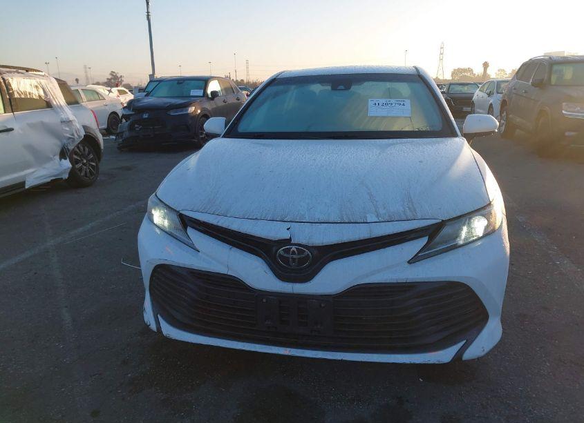 Photo 12 of 2018 Toyota Camry LE (VIN 4T1B11HK3JU615357)