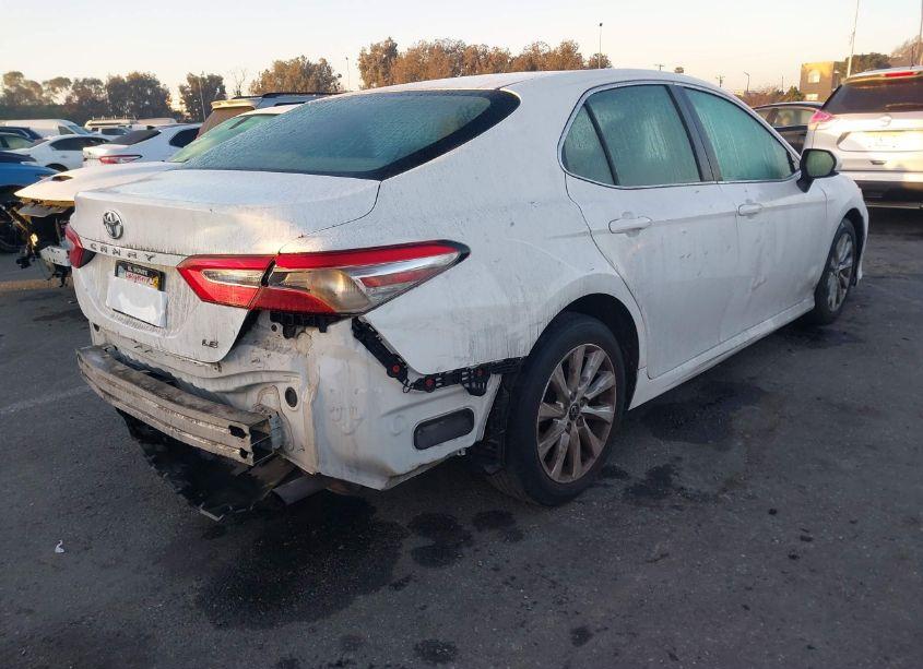 Photo 4 of 2018 Toyota Camry LE (VIN 4T1B11HK3JU615357)