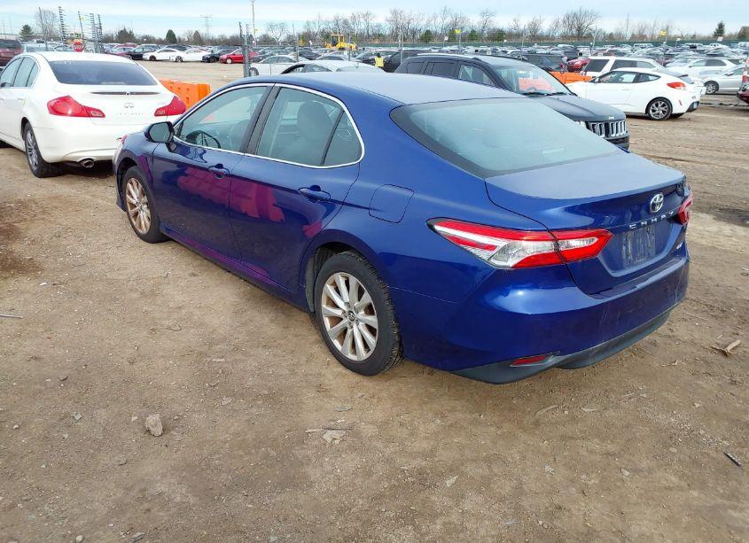 Photo 3 of 2018 Toyota Camry LE (VIN 4T1B11HK3JU615830)
