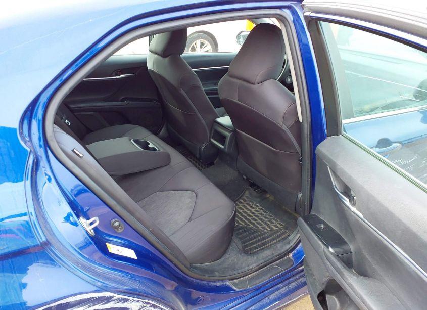 Photo 8 of 2018 Toyota Camry LE (VIN 4T1B11HK3JU615830)