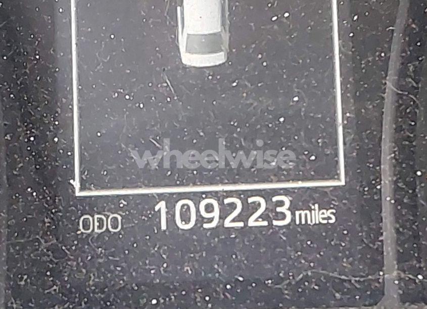 Photo 16 of 2018 Toyota Camry SE (VIN 4T1B11HK3JU623233)