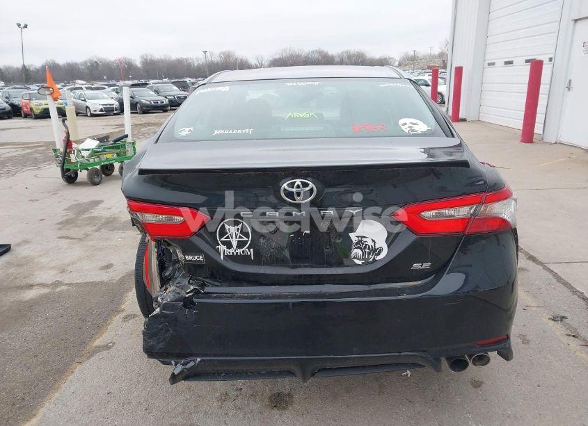 Photo 17 of 2018 Toyota Camry SE (VIN 4T1B11HK3JU623233)