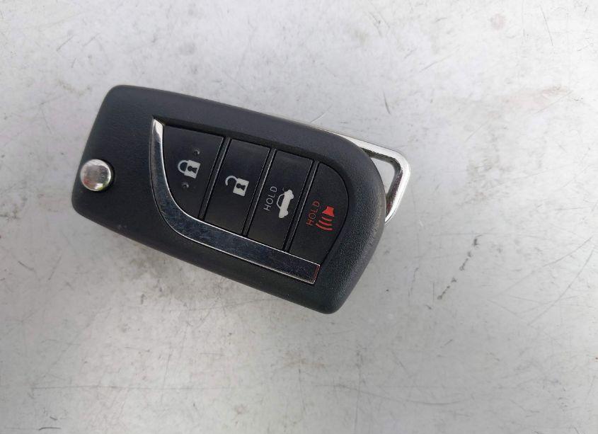 Photo 11 of 2018 Toyota Camry LE (VIN 4T1B11HK3JU627668)