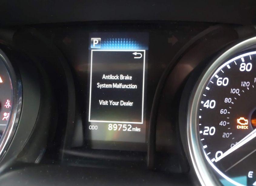 Photo 15 of 2018 Toyota Camry LE (VIN 4T1B11HK3JU627668)