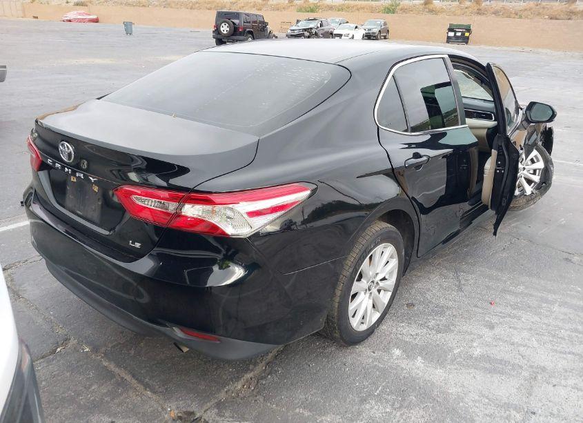 Photo 4 of 2018 Toyota Camry LE (VIN 4T1B11HK3JU627668)