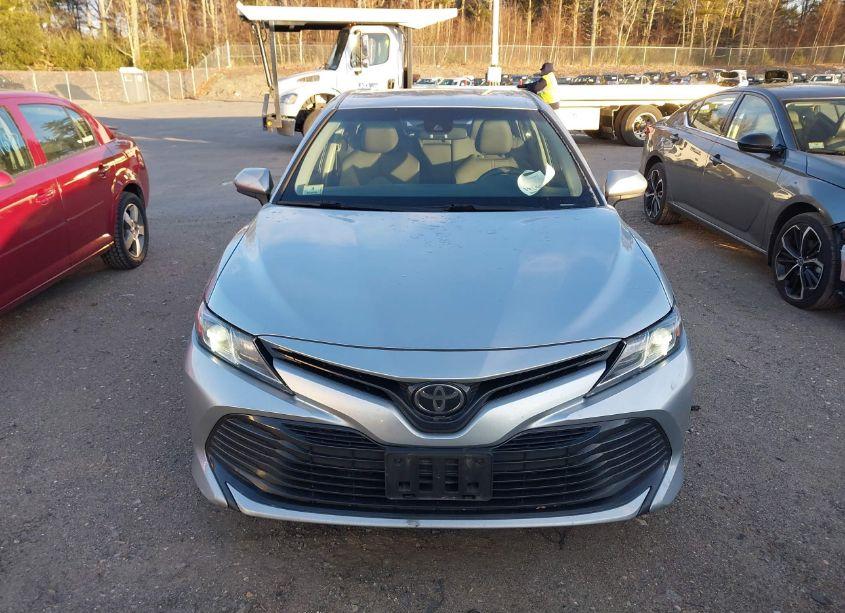 Photo 12 of 2018 Toyota Camry LE (VIN 4T1B11HK3JU638671)