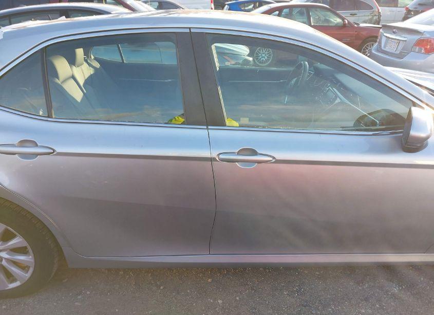 Photo 13 of 2018 Toyota Camry LE (VIN 4T1B11HK3JU638671)