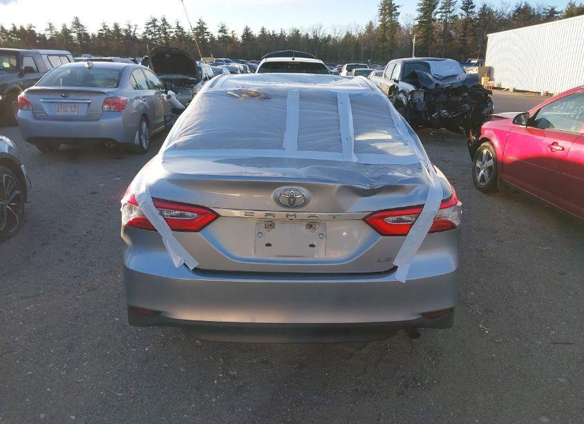 Photo 16 of 2018 Toyota Camry LE (VIN 4T1B11HK3JU638671)