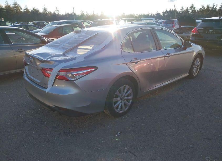Photo 4 of 2018 Toyota Camry LE (VIN 4T1B11HK3JU638671)