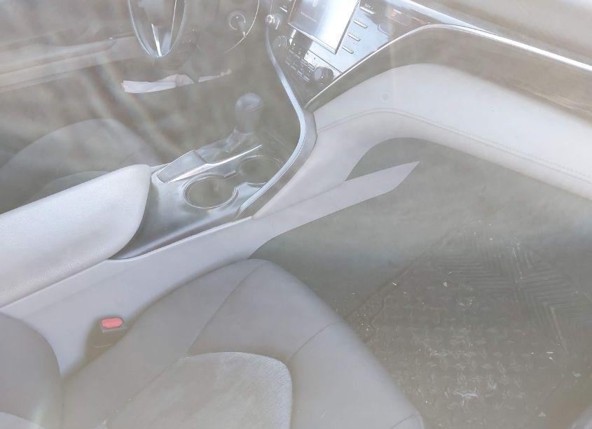 Photo 5 of 2018 Toyota Camry LE (VIN 4T1B11HK3JU638671)