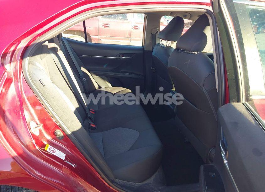 Photo 8 of 2018 Toyota Camry LE (VIN 4T1B11HK3JU660041)