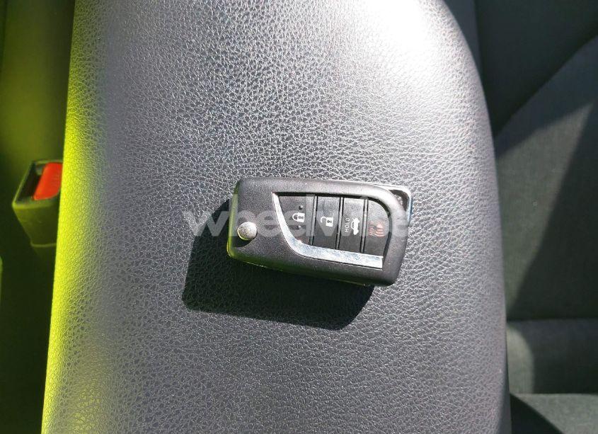 Photo 11 of 2018 Toyota Camry LE (VIN 4T1B11HK3JU669659)