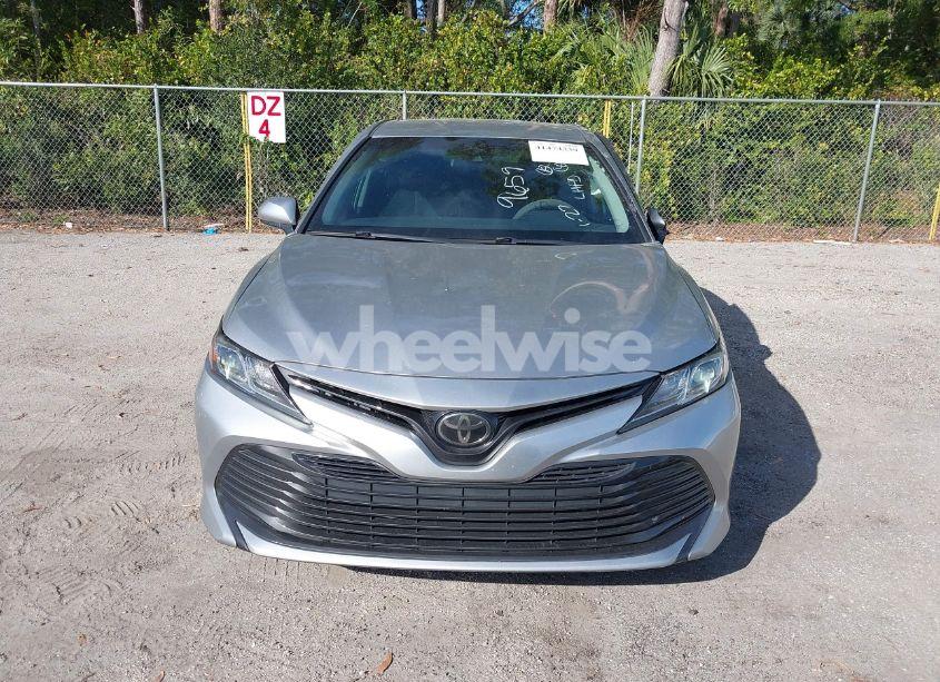 Photo 12 of 2018 Toyota Camry LE (VIN 4T1B11HK3JU669659)