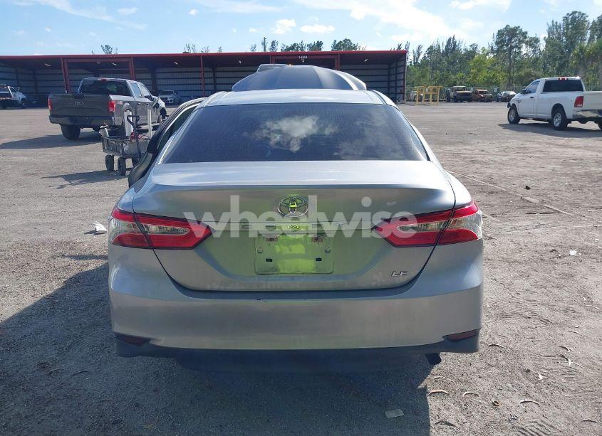 Photo 16 of 2018 Toyota Camry LE (VIN 4T1B11HK3JU669659)