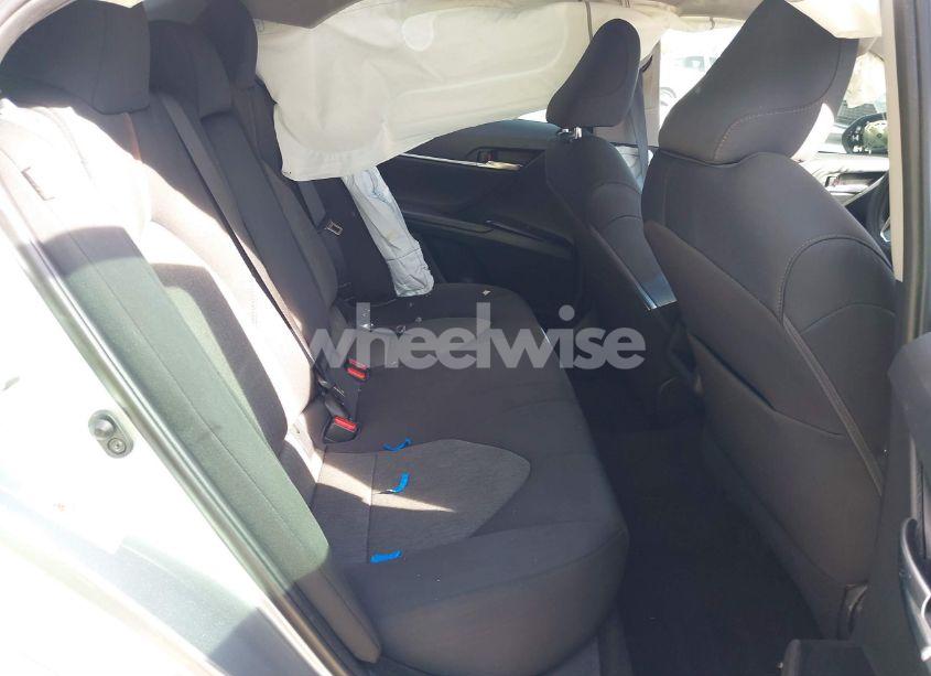 Photo 8 of 2018 Toyota Camry LE (VIN 4T1B11HK3JU669659)