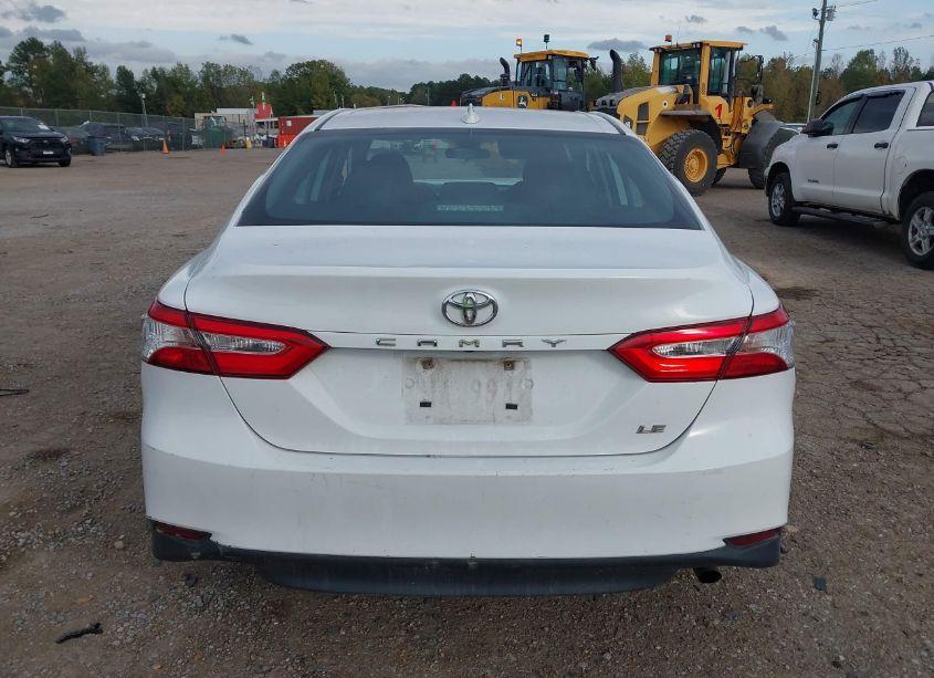 Photo 16 of 2019 Toyota Camry LE (VIN 4T1B11HK3KU160270)