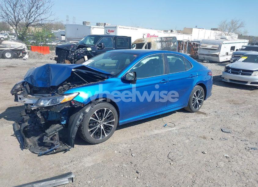 Photo 2 of 2019 Toyota Camry SE (VIN 4T1B11HK3KU166599)