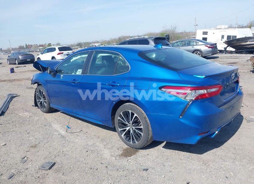 Photo 3 of 2019 Toyota Camry SE (VIN 4T1B11HK3KU166599)