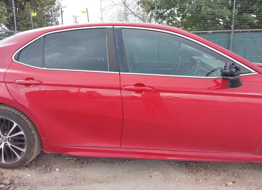 Photo 14 of 2019 Toyota Camry SE (VIN 4T1B11HK3KU181443)