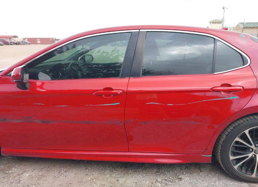 Photo 15 of 2019 Toyota Camry SE (VIN 4T1B11HK3KU181443)