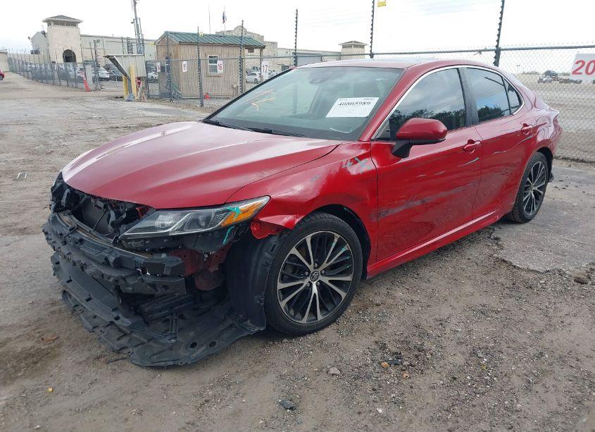 Photo 2 of 2019 Toyota Camry SE (VIN 4T1B11HK3KU181443)