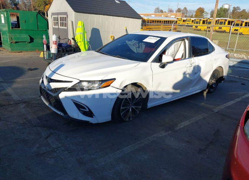 Photo 2 of 2019 Toyota Camry SE (VIN 4T1B11HK3KU189056)