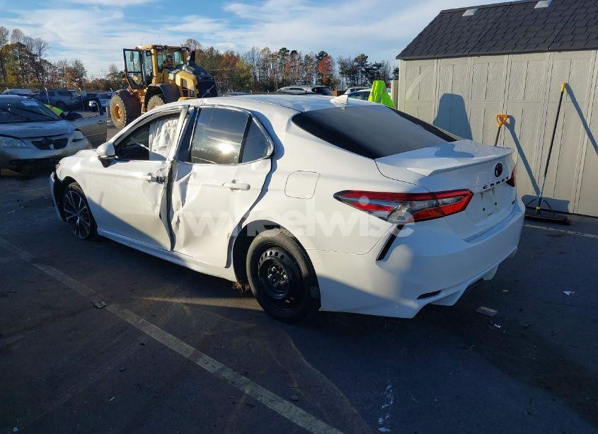 Photo 3 of 2019 Toyota Camry SE (VIN 4T1B11HK3KU189056)