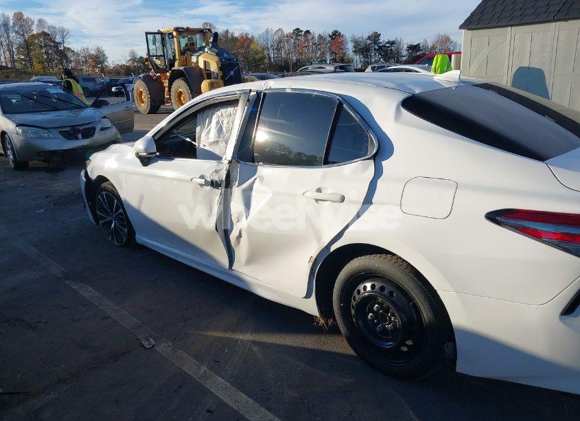 Photo 6 of 2019 Toyota Camry SE (VIN 4T1B11HK3KU189056)