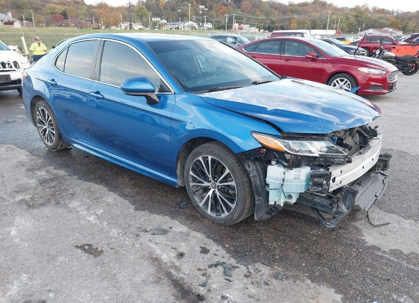 2019 Toyota Camry SE (VIN 4T1B11HK3KU190840) main photo