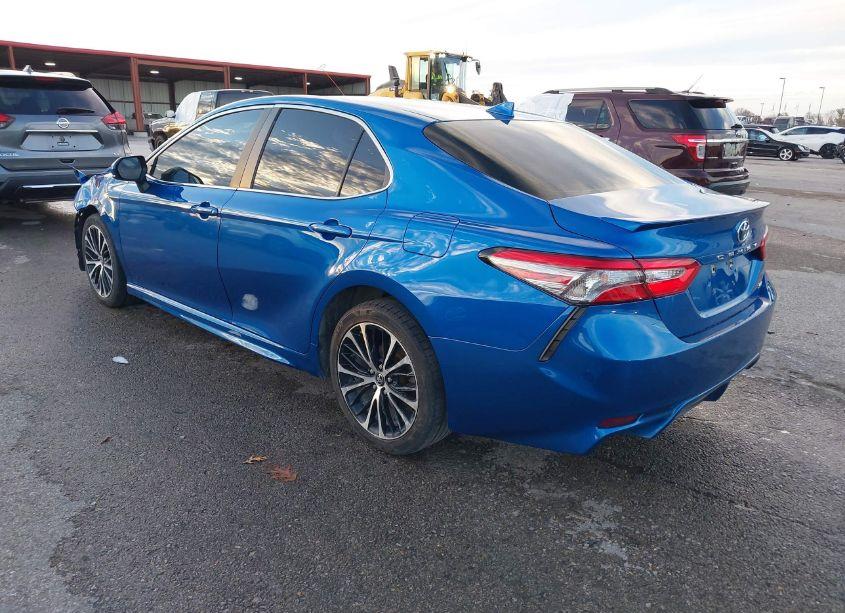 Photo 3 of 2019 Toyota Camry SE (VIN 4T1B11HK3KU190840)